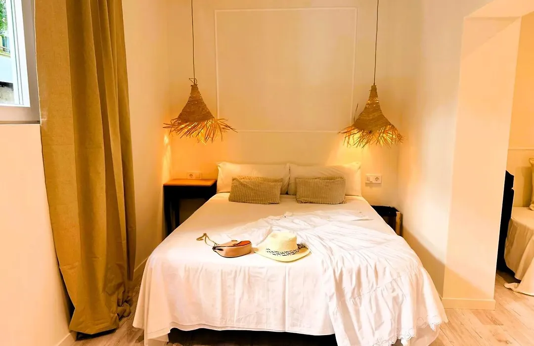 Collection Port - B&B Boutique , Alicante Center-1